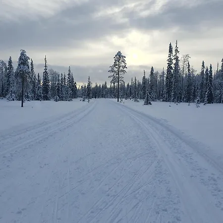 Kelorinne Ladun Ja Jaerven Laeheisyydessae