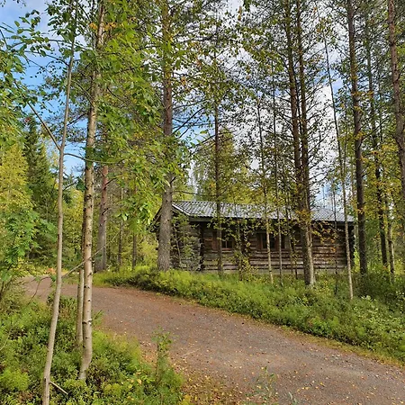 Kelorinne Ladun Ja Jaerven Laeheisyydessae *